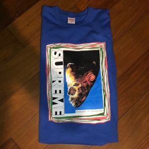 XL supreme “mask” tshirt